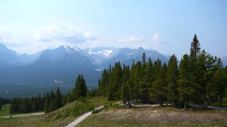 Les montagnes Rocheuses dans le parc national de Banff
