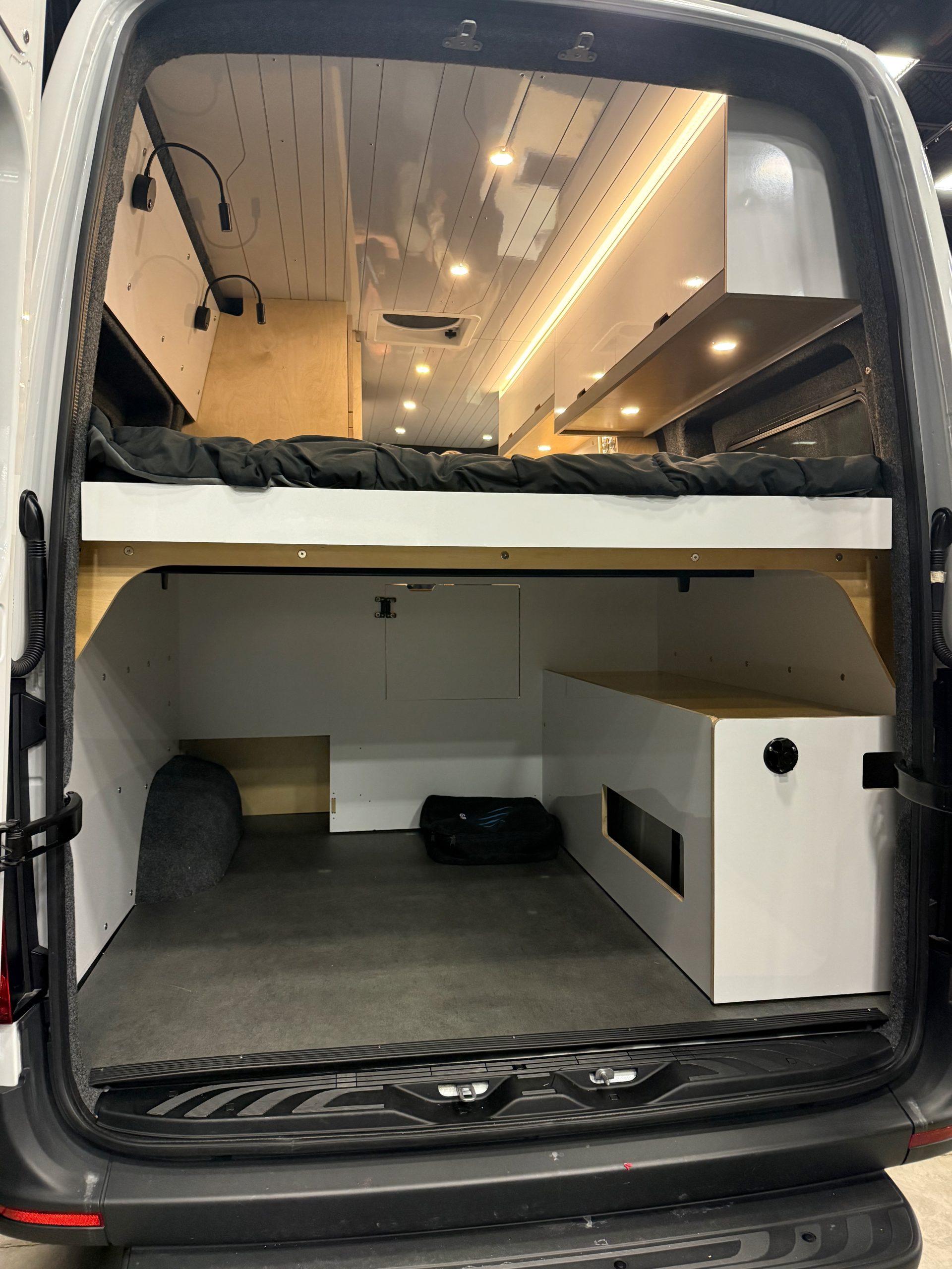 Garage arrière et rangement du eSprinter EasyVan