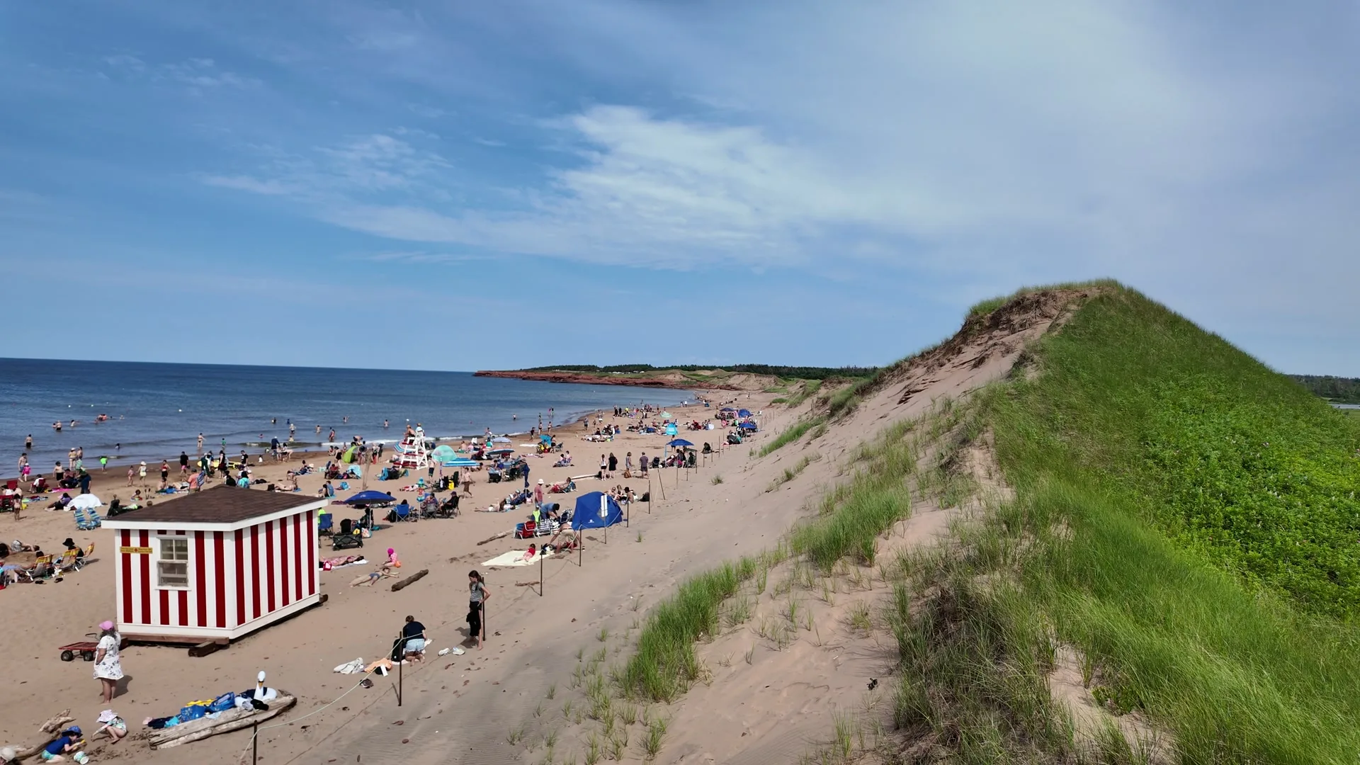 La plage et les dunes de Cavendish à l'Île-du-Prince-Édouard en juillet